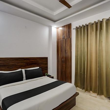 Townhouse Cloud Bay Hotel Gurgaon Bagian luar foto