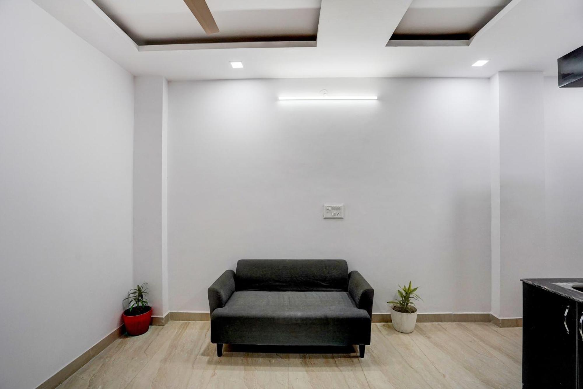 Townhouse Cloud Bay Hotel Gurgaon Bagian luar foto